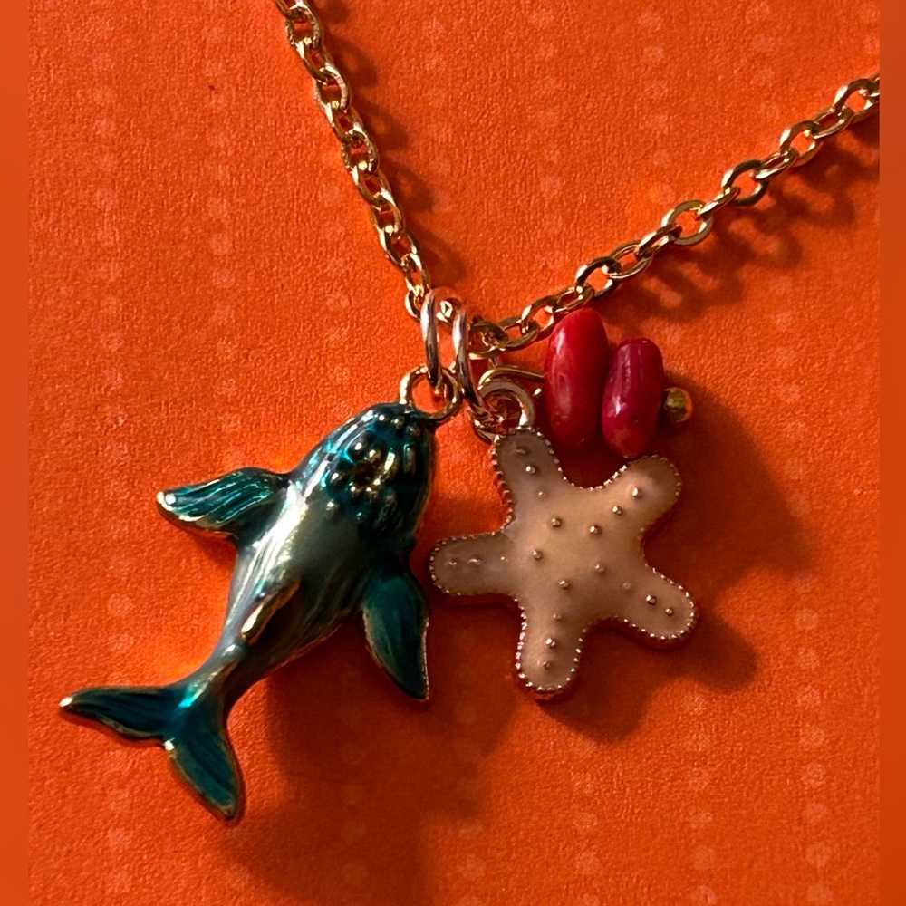 NWOT Necklace enamel Whale & Starfish, branch Coral  charms, Goldtone 21” or 23”